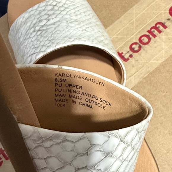 Steve Madden Cream Textured Slide Sandals - Picture 3 of 4